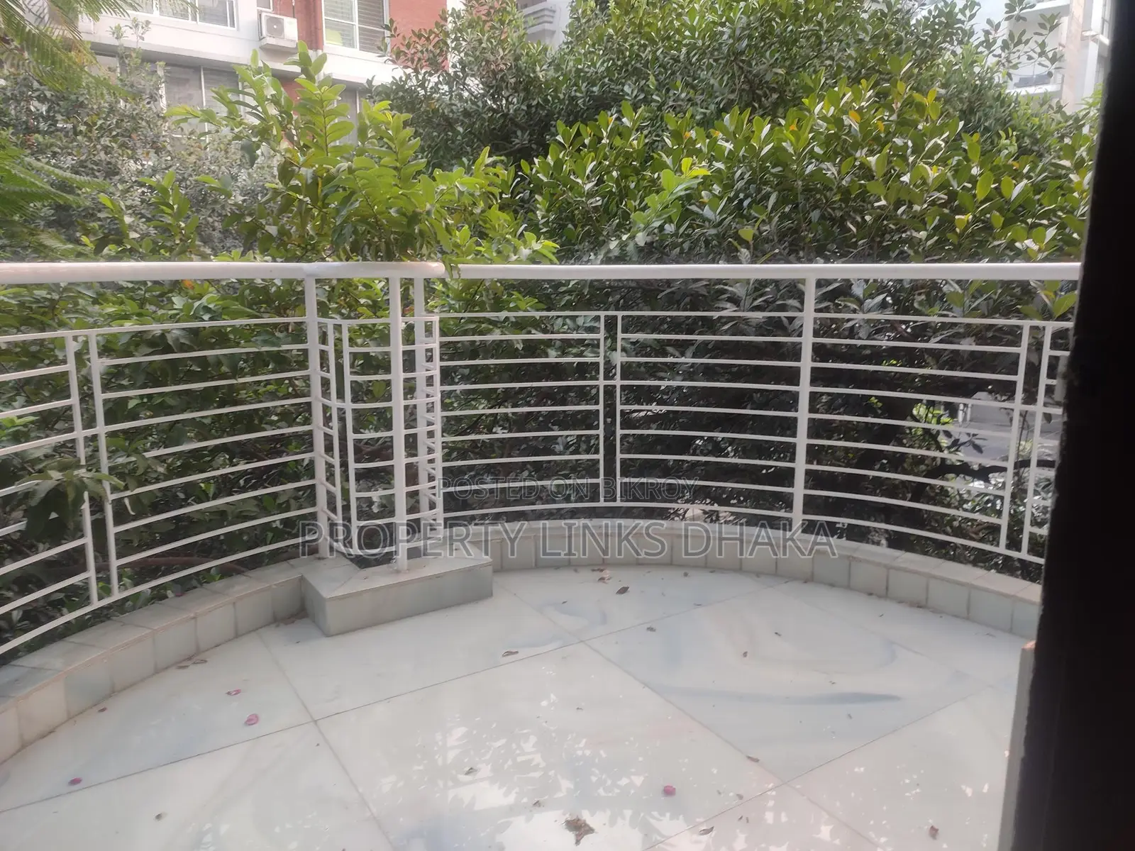 Spacious 4 Bedrooms Semi Furnished Flat for Rent