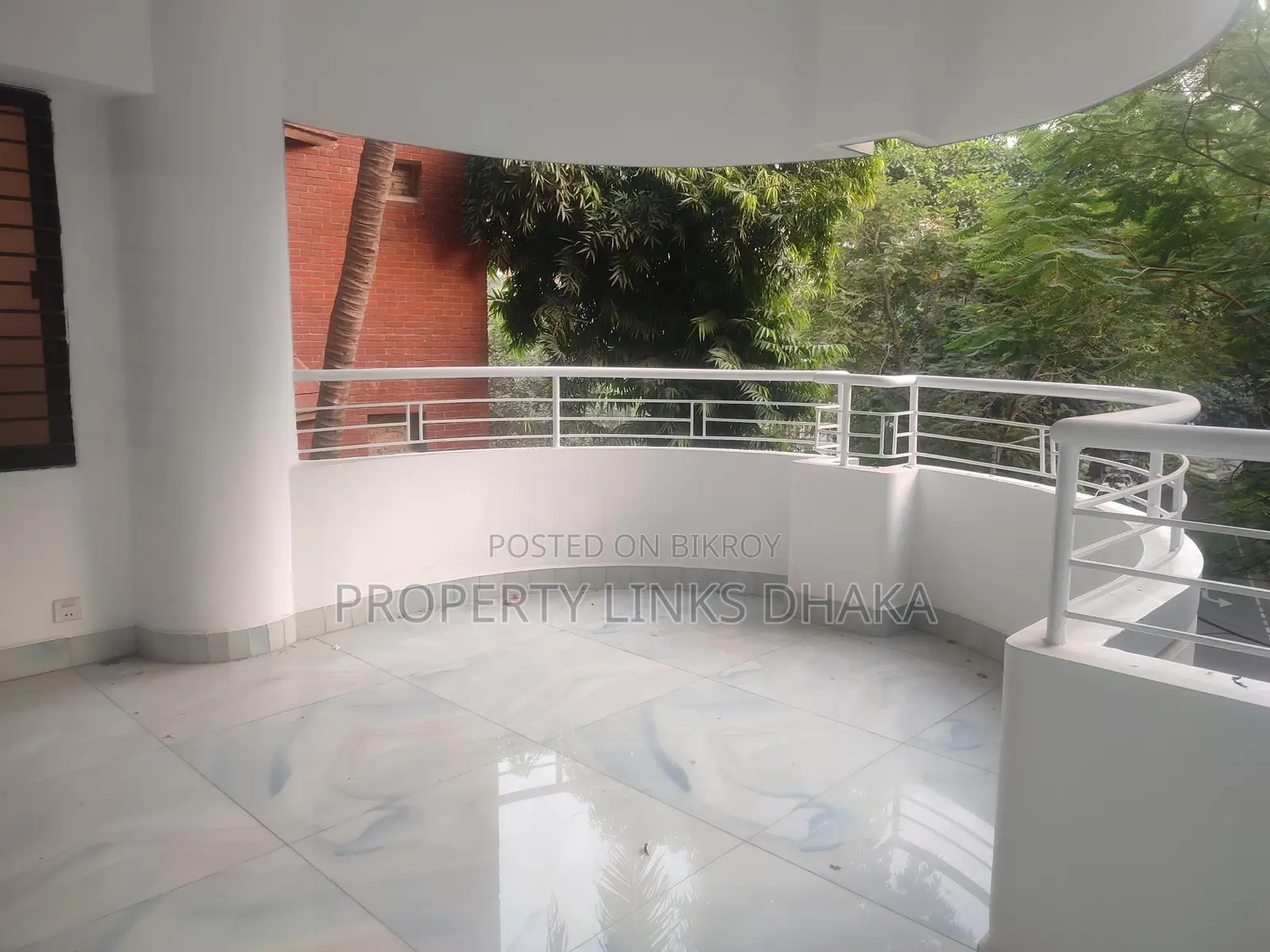 Spacious 4 Bedrooms Semi Furnished Flat for Rent