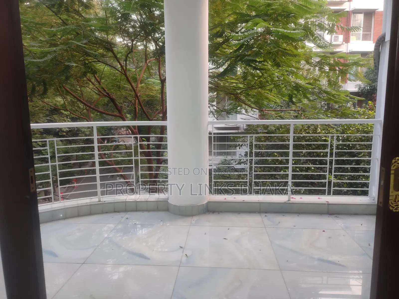 Spacious 4 Bedrooms Semi Furnished Flat for Rent