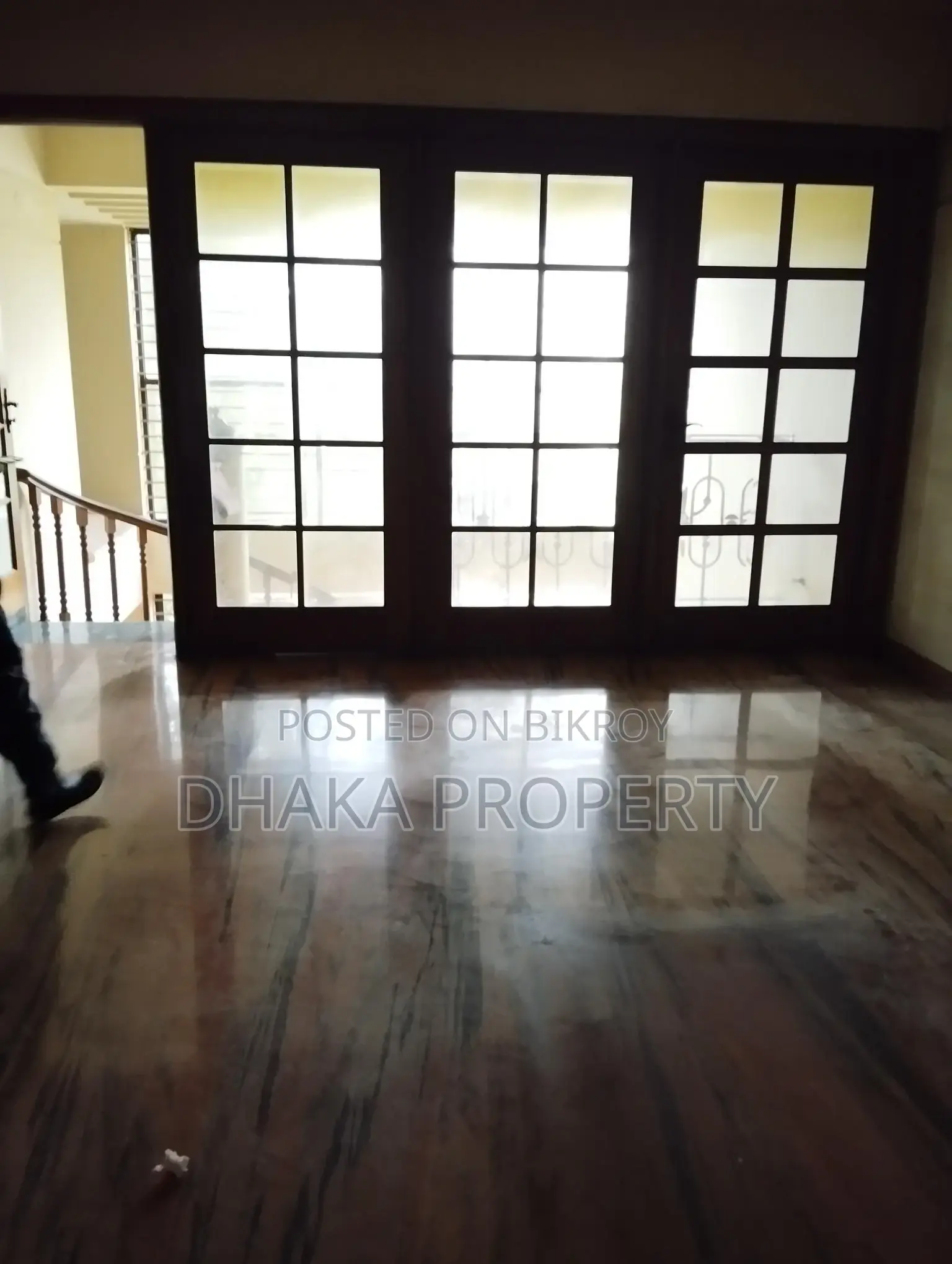 LUXURY SEMI-FURNISHED DUPLEX FLAT FOR RENT IN GULSHAN