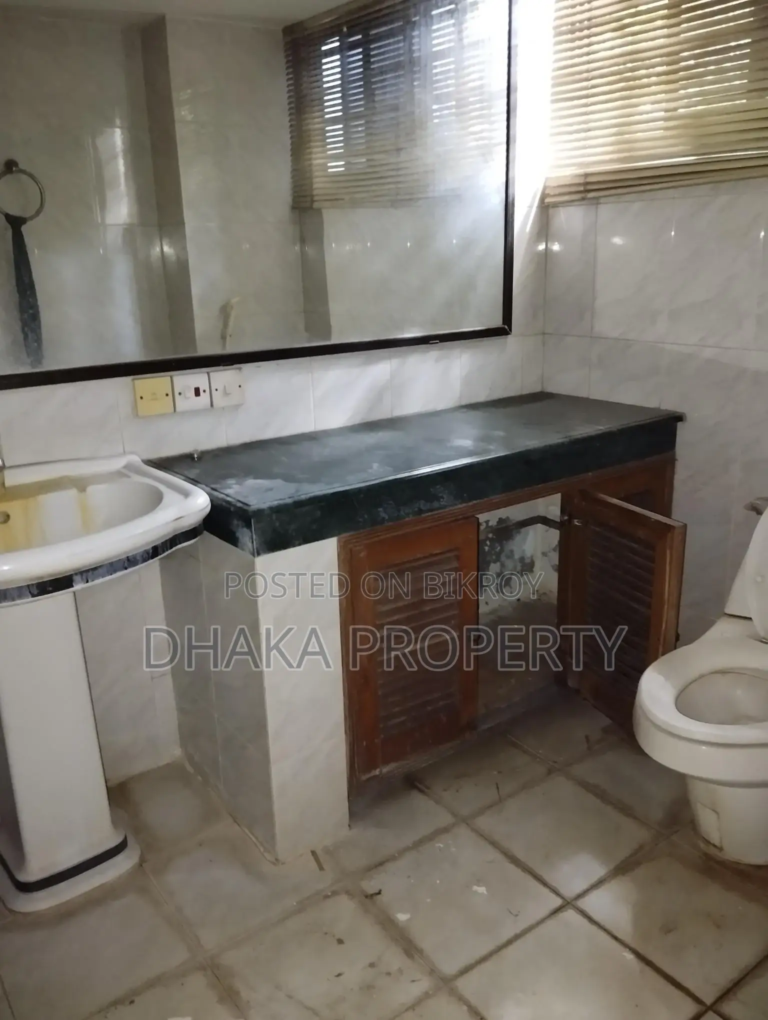 LUXURY SEMI-FURNISHED DUPLEX FLAT FOR RENT IN GULSHAN