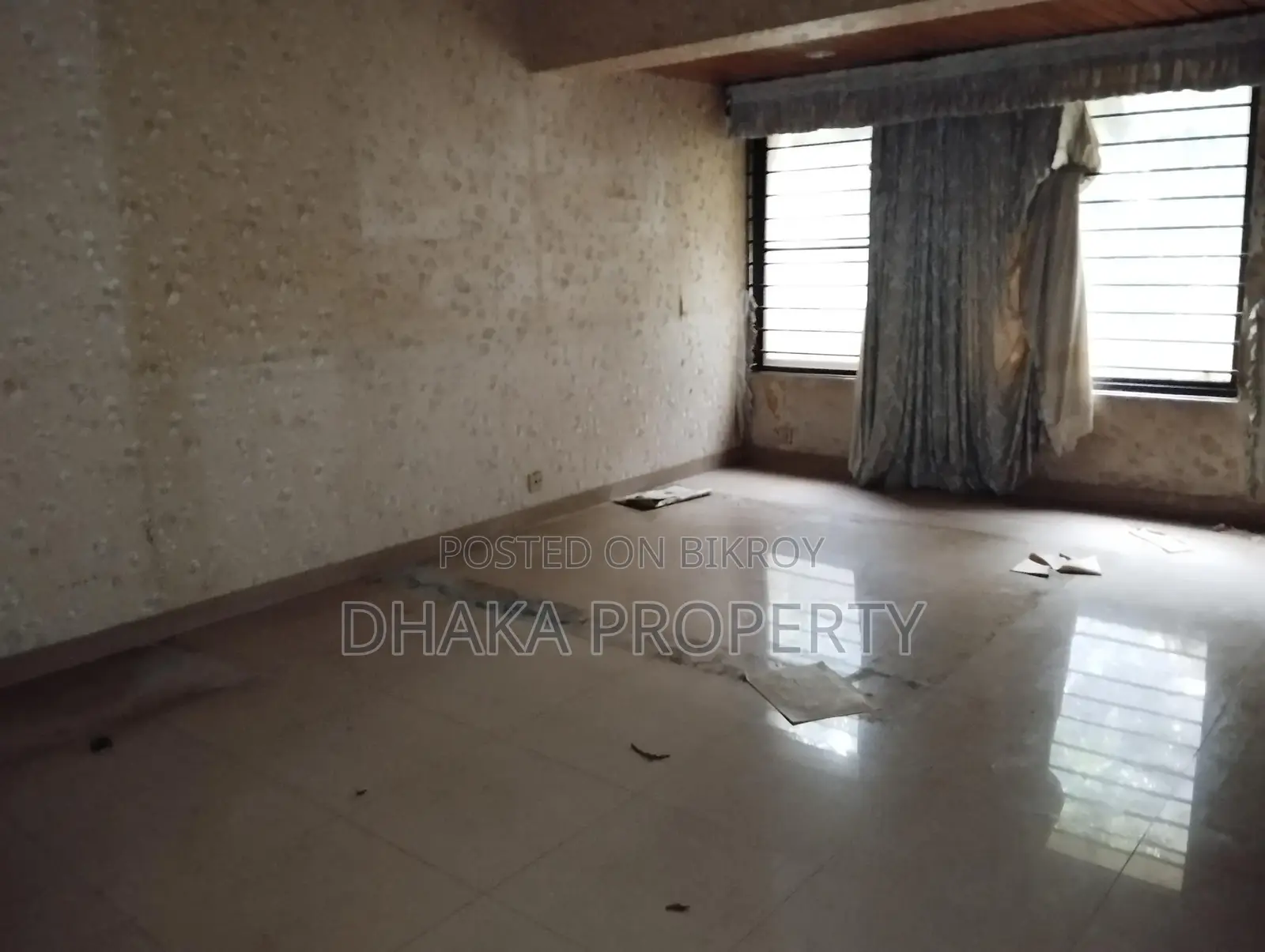 LUXURY SEMI-FURNISHED DUPLEX FLAT FOR RENT IN GULSHAN