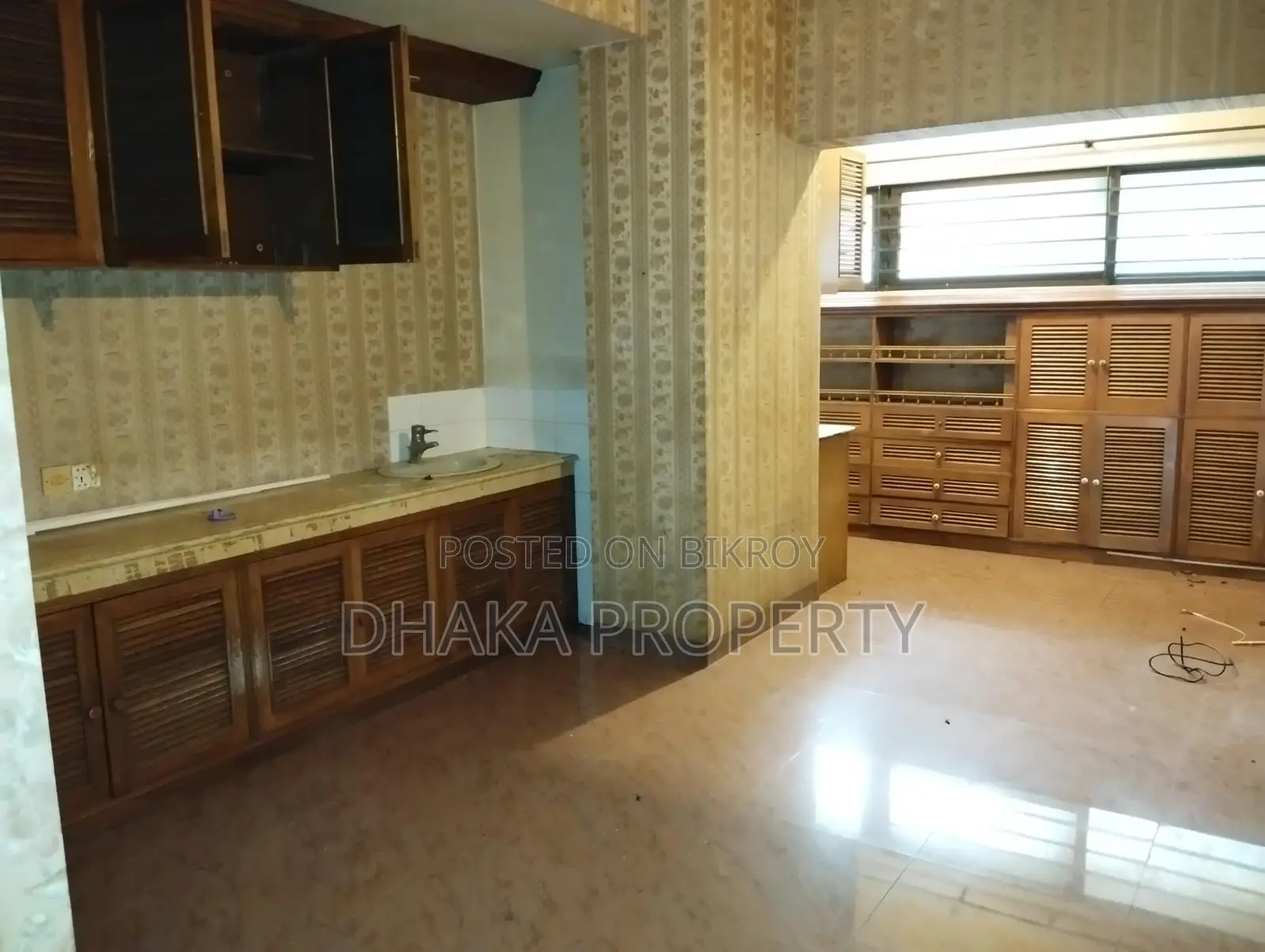 LUXURY SEMI-FURNISHED DUPLEX FLAT FOR RENT IN GULSHAN