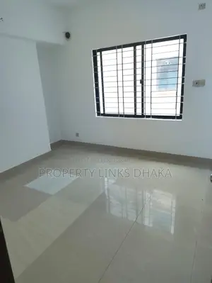 ৩ বেডরুম ৪ বাথরুম ড্রয়িং ডাইনিং কিচেন বারান্দা