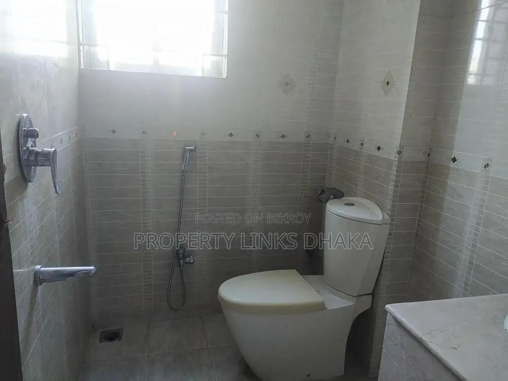 4 Bedroom, 5 Washroom, Drawing, Dining, Kitchen, One Parking