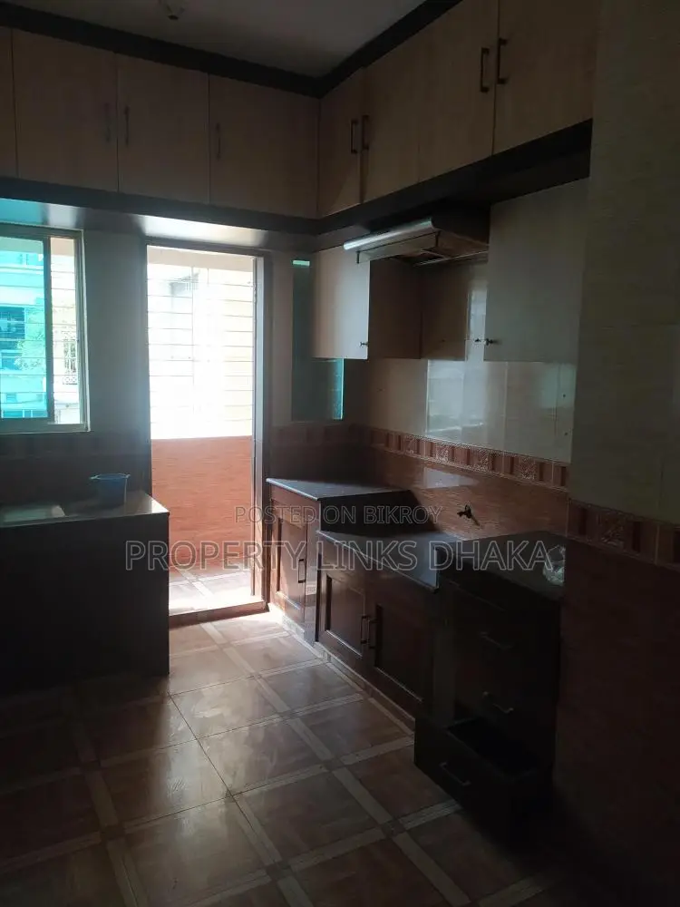 4 Bedroom, 5 Washroom, Drawing, Dining, Kitchen, One Parking