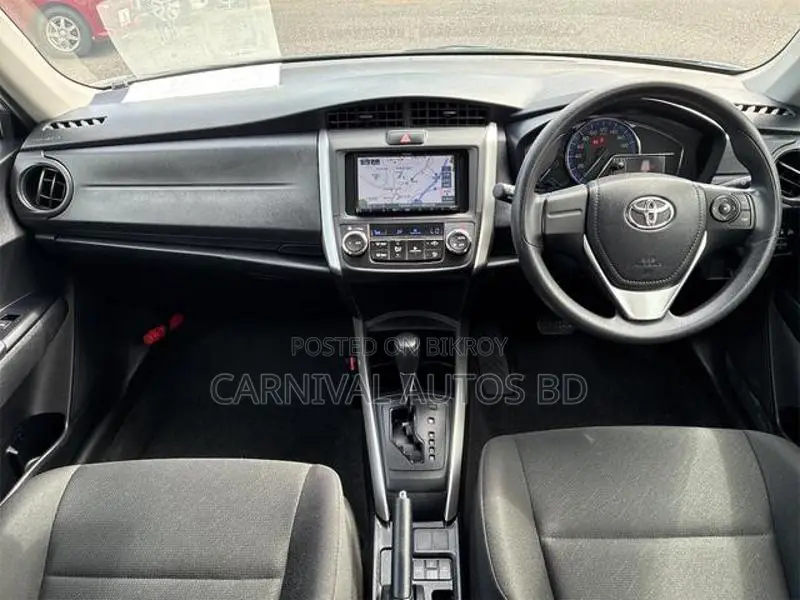 Toyota Fielder Ex Hybrid Silver 2020