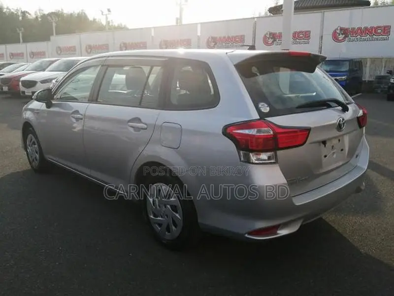Toyota Fielder Ex Hybrid Silver 2020