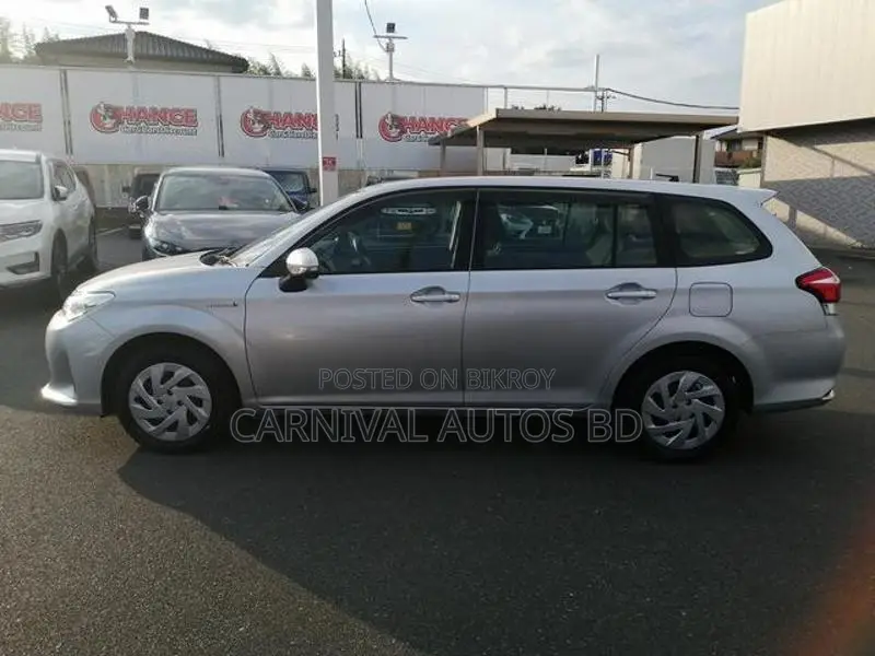 Toyota Fielder Ex Hybrid Silver 2020