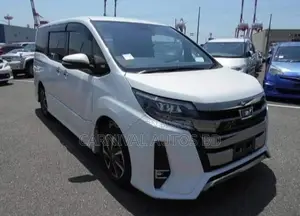 Toyota Noah SI WXB Hybrid Pearl 2021