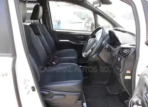 Toyota Noah SI WXB Hybrid Pearl 2021