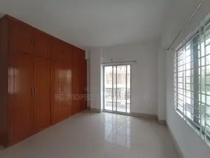 3bdrm Apartment in Basundhara for rent