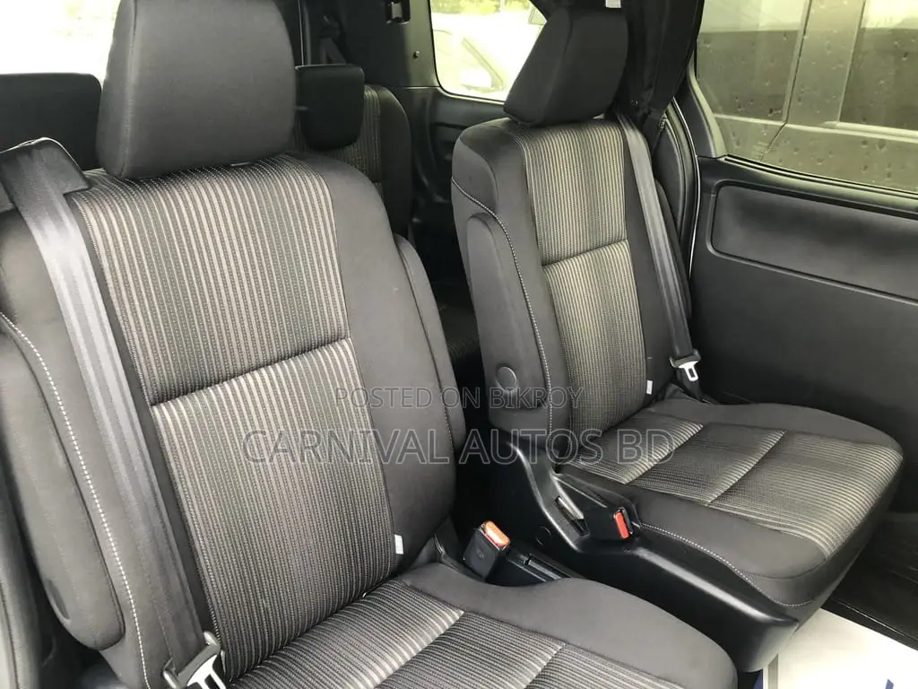 Toyota Voxy ZS KIRAMEKI PEARL 2020