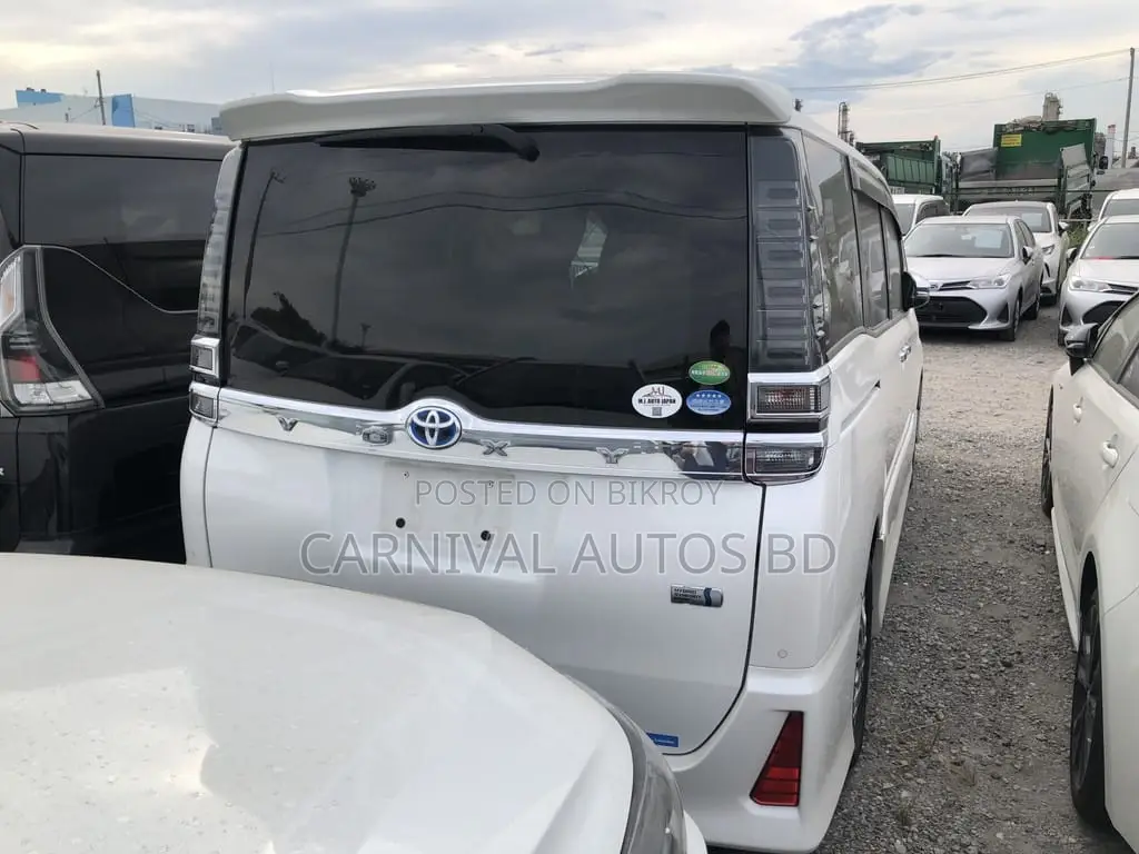 Toyota Voxy ZS KIRAMEKI PEARL 2020