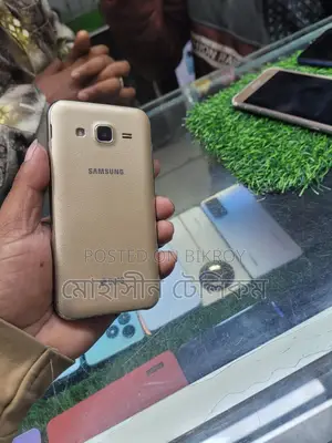 Samsung Galaxy J2 j2. 1/8 (Used)
