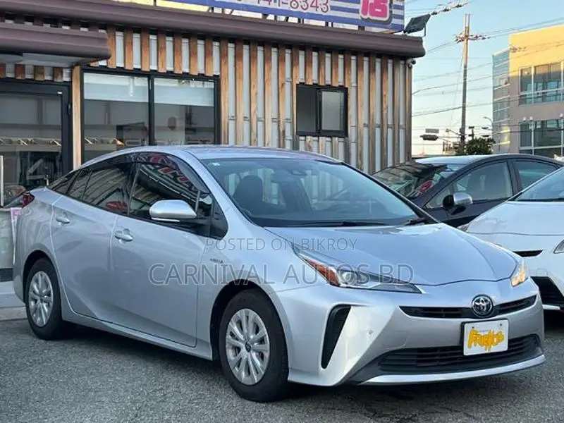 Toyota Prius S package Silver 2020