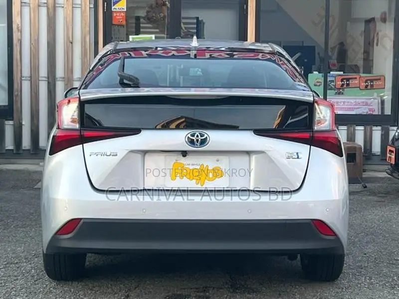 Toyota Prius S package Silver 2020