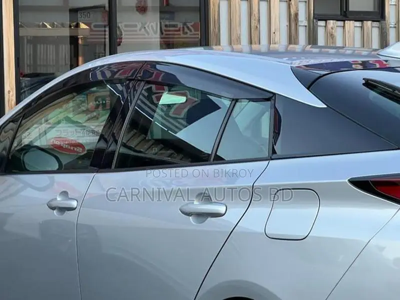 Toyota Prius S package Silver 2020