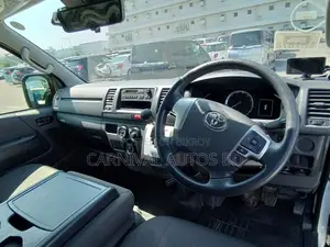 Toyota Hiace ORIGINAL JAPAN GL 2020