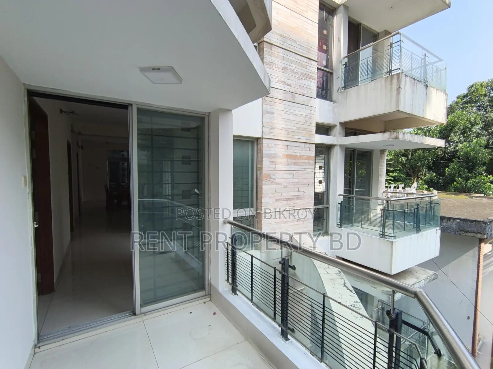 2100 Sft Nice Apartment Rent in Banani