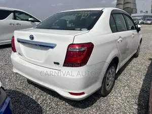 Toyota Axio EX HYBRID PEARL 2021