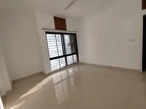 গুলশান নর্থে সুইমিং পুল ও জিমসহ ৪৫০০ বর্গফুটের সেমি-ফার্নিশড ফ্ল্যাট ভাড়া