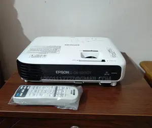 EPSON EB-S04 Projector Made in Philippine (Used for only 7 hours)