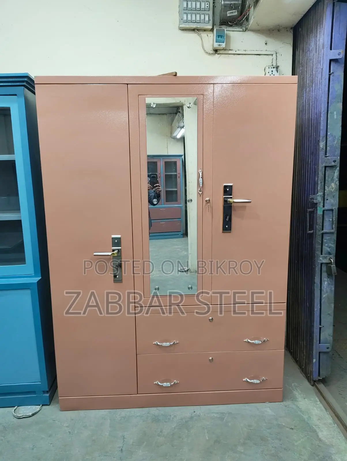 থ্রি ডোর স্টিল আলমারি — Almari New Model