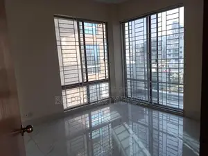 গুলশানে ৪ বেডরুমের ফার্নিশড অ্যাপার্টমেন্ট ভাড়া
