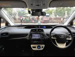 টয়োটা প্রিয়াস এস টুরিং সিলেকশন ২০১৮