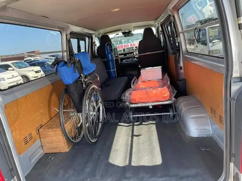 Toyota Hiace DX AMBULANCE 2021
