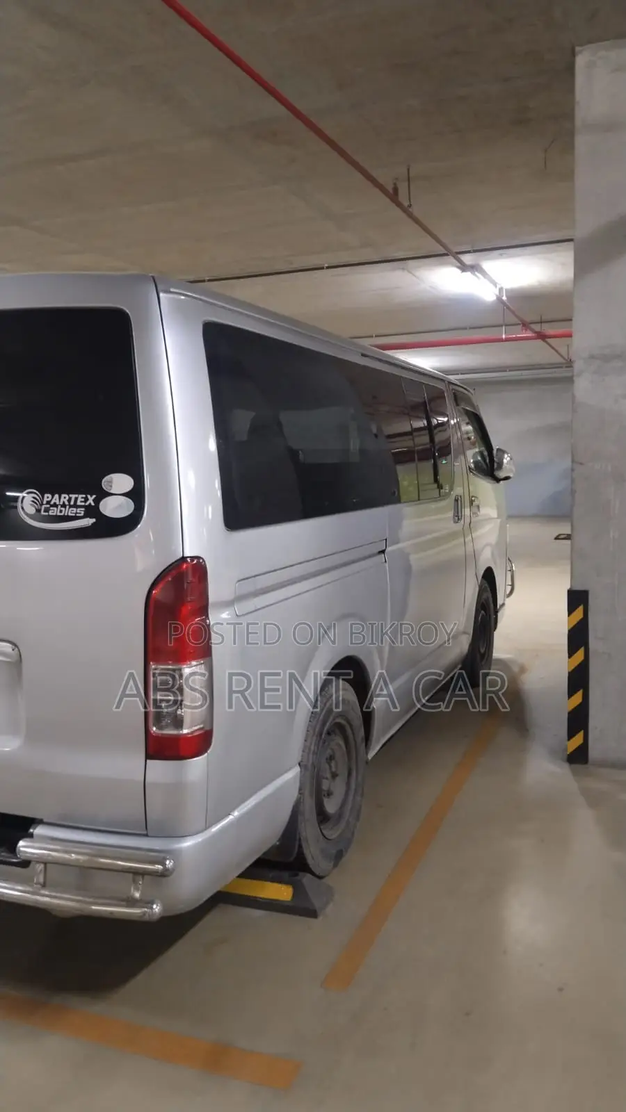 Hiace গাড়ি ভাড়া
