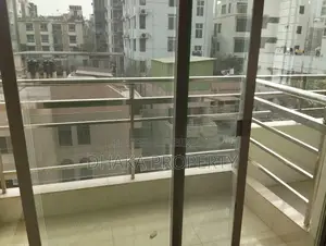 বারিধারায় ভাড়ার জন্য সুসজ্জিত সেমি-ফার্নিশড ফ্ল্যাট