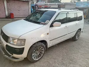টয়োটা প্রোবক্স ১.৫ সিএনজি ২ডব্লিউডি ২০০৫ সাদা