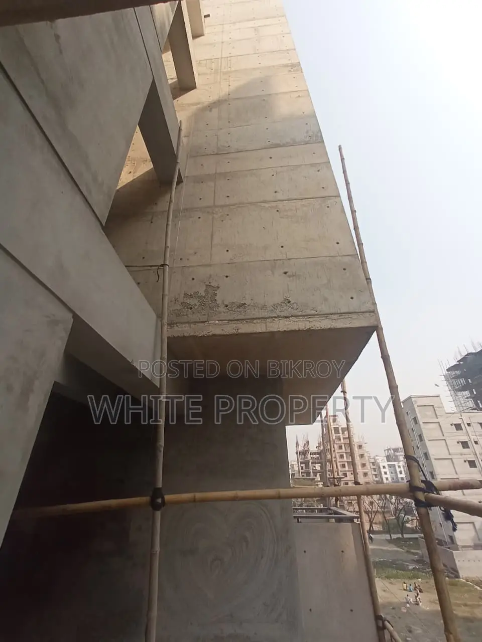 বসুন্ধরা আর/এ-তে ৩ কাঠার সিঙ্গেল ইউনিট অ্যাপার্টমেন্ট বিক্রয়