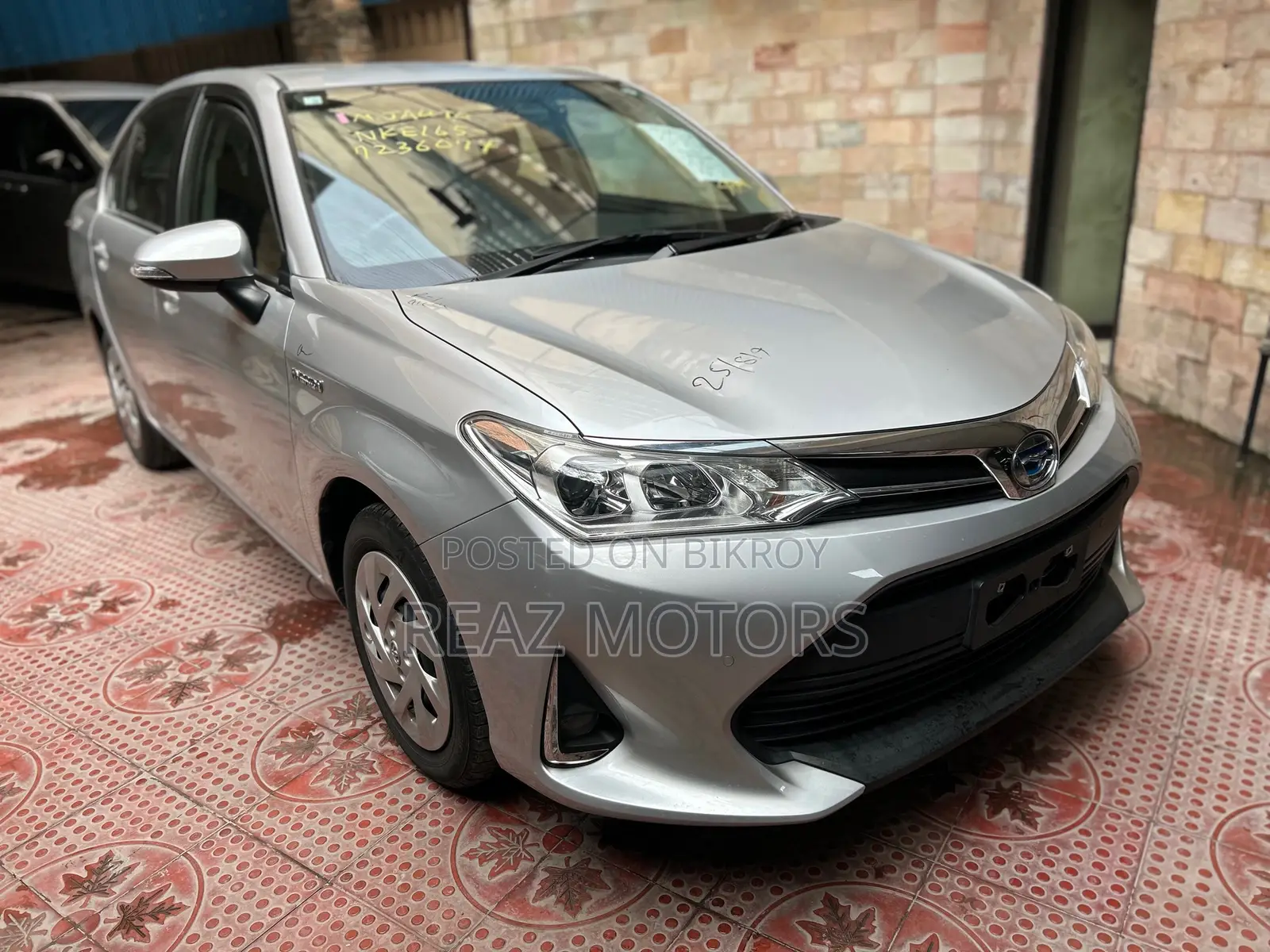 Toyota Axio EX PKG SILVER / 2020