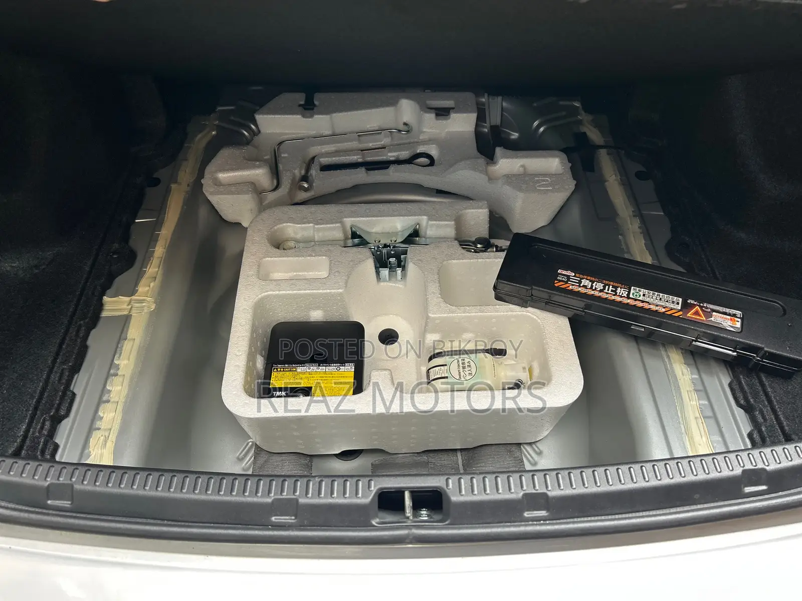 Toyota Axio EX PKG SILVER / 2020