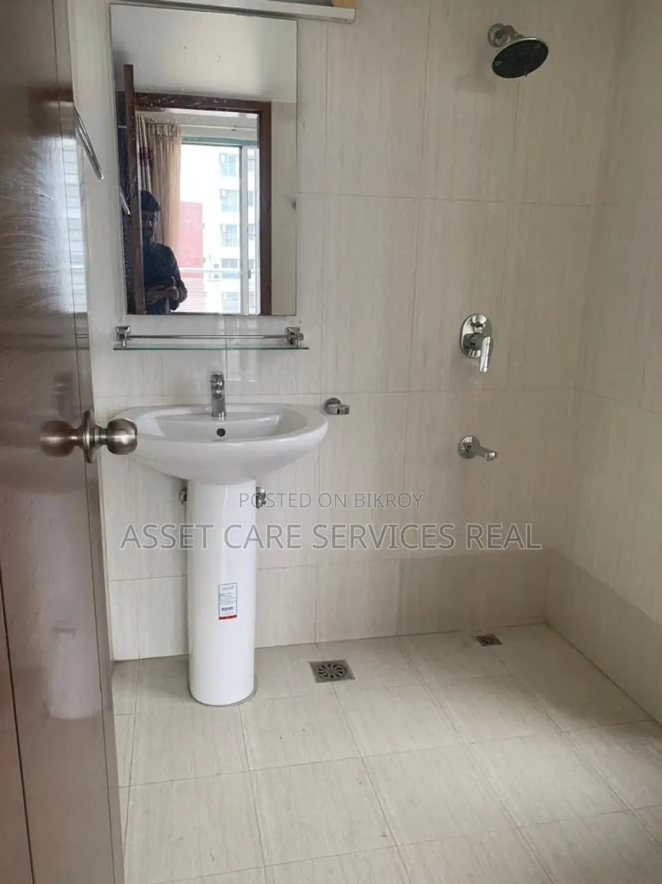 Fully Furnished Flat Rent @ Baridhara Diplomatic Zone.
