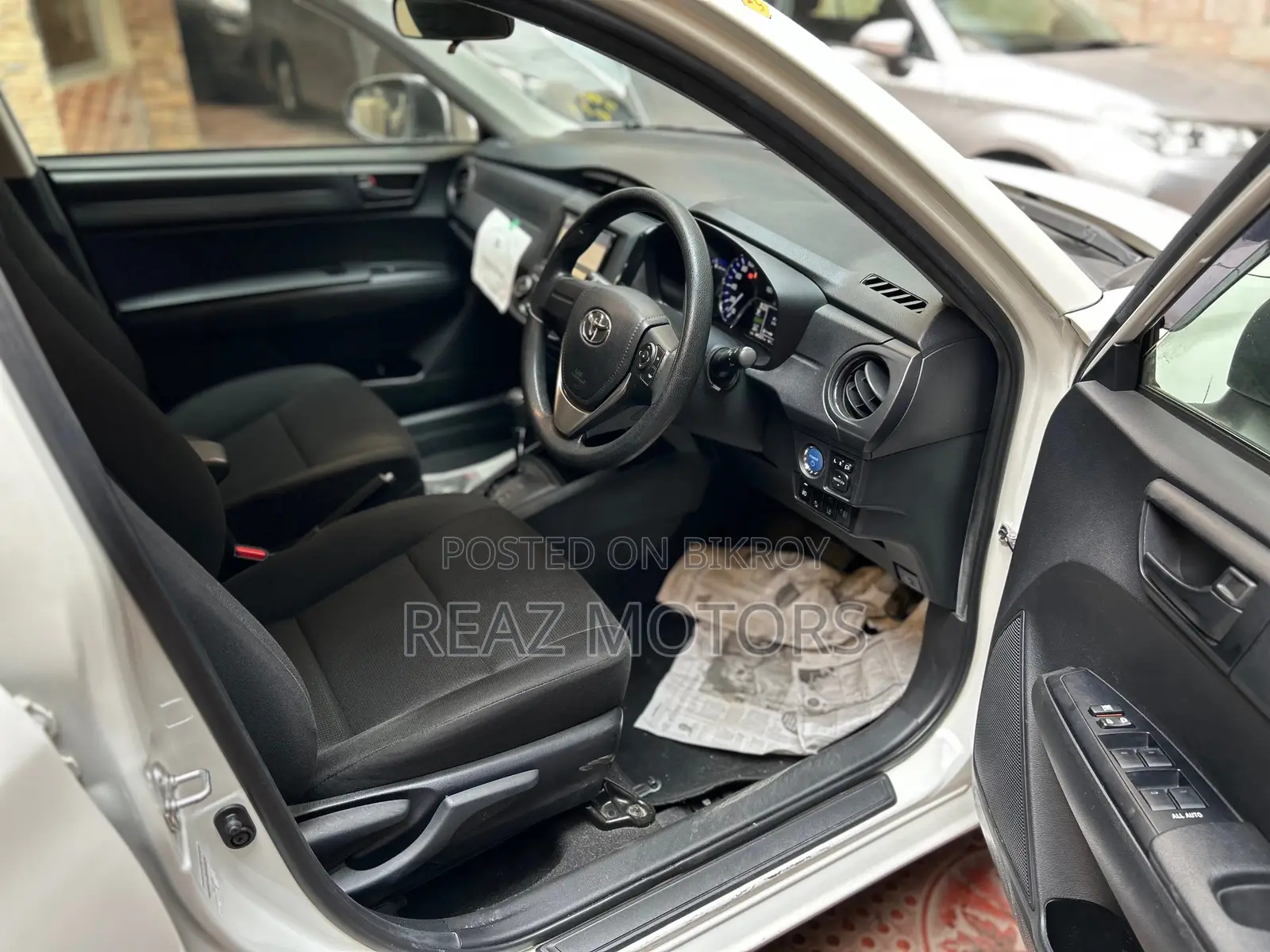 Toyota Axio EX PKG WHITE / 2020