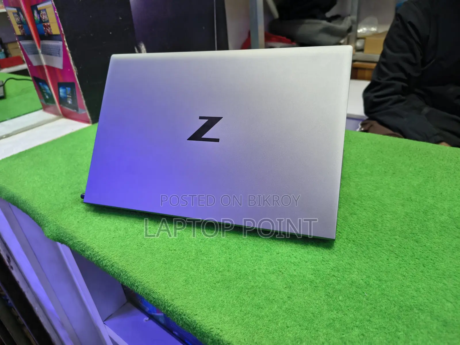 HP Zbook firefly G8 11gen: i5 512ssd+16gb ram