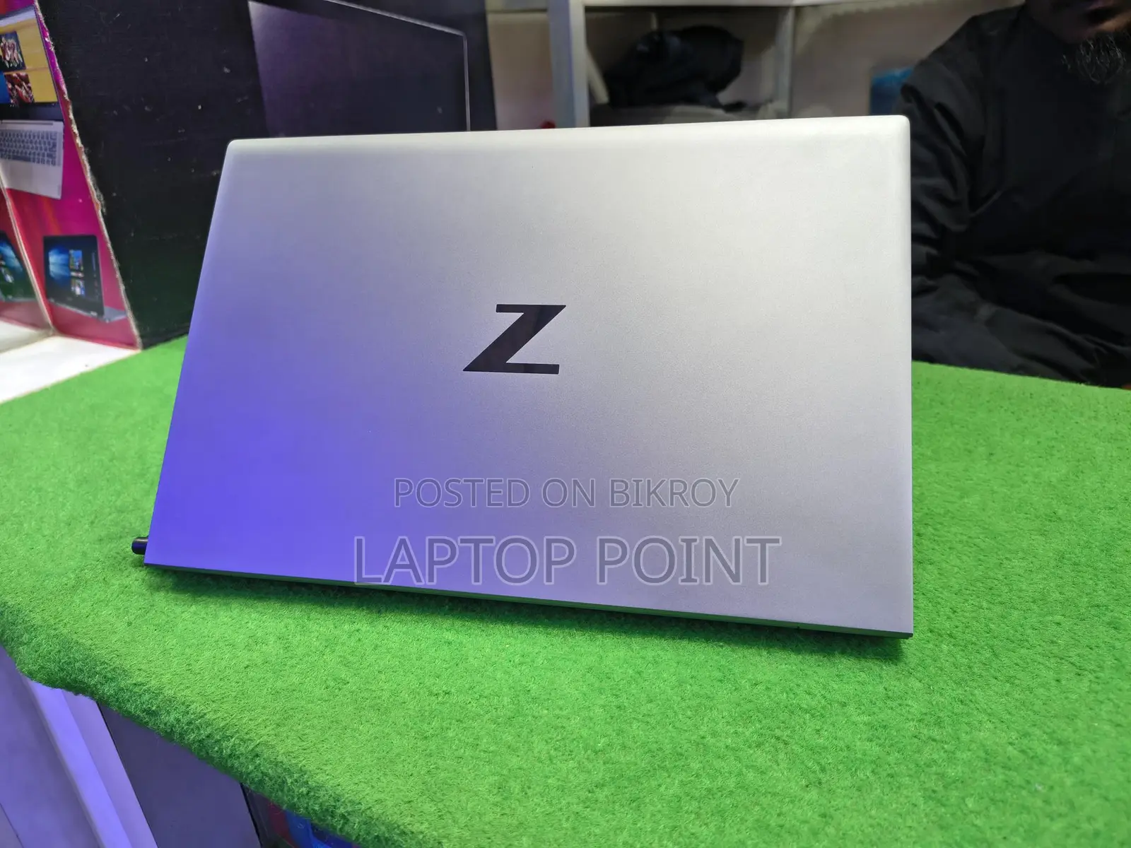 HP Zbook firefly G8 11gen: i5 512ssd+16gb ram