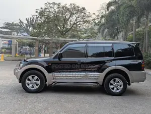 মিতসুবিশি পাজেরো ভি৭৩ সানরুফ সহ ২০০২