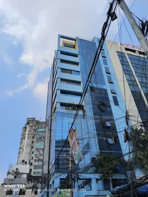 ১০৫০ বর্গফুটের ফুল ফার্নিশড কমার্শিয়াল স্পেস ভাড়া হবে @ বাড্ডা লিংক রোড