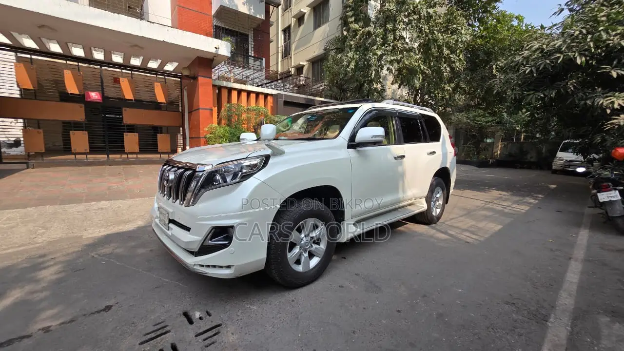 টয়োটা ল্যান্ড ক্রুজার ৪.০ ভি৬ ডিএলএক্স ২০১৫ পার্ল