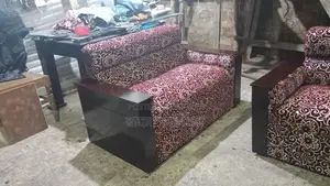 Box সোফাসেট সাথে সেন্টার টেবিল সহ