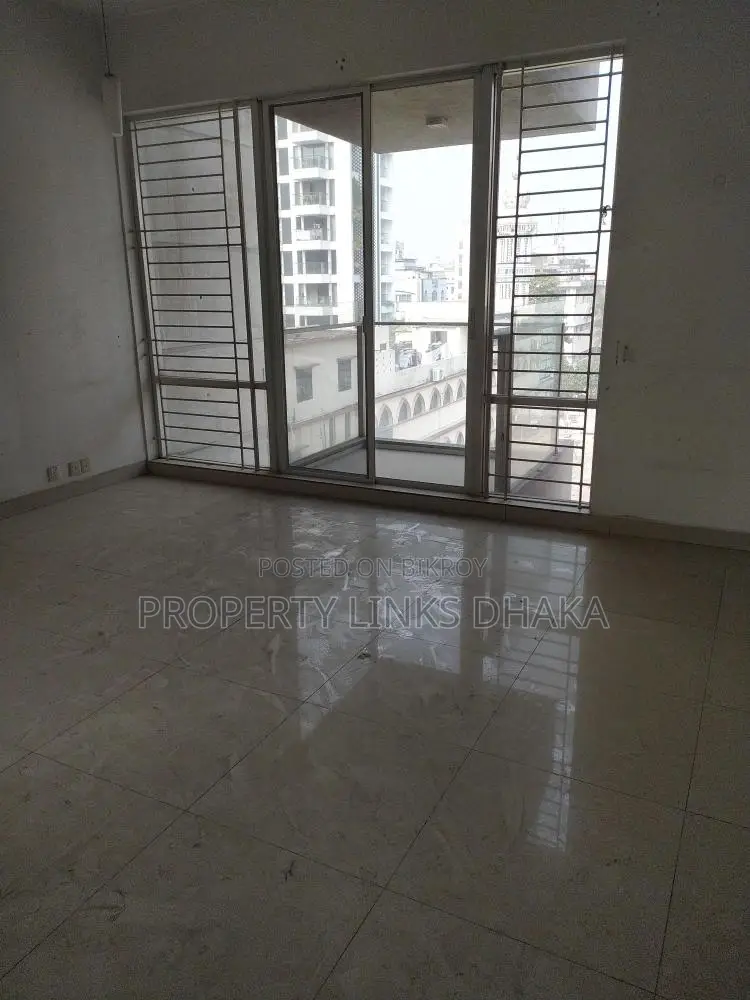 Unfurnished flat for Rent in Gulshan