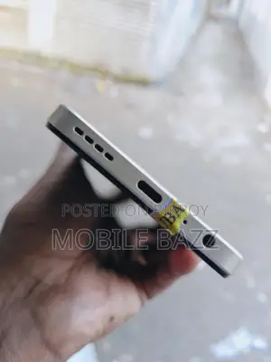 Realme V30 8/256 (Brand New)