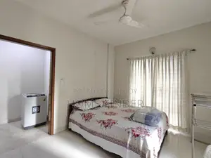 গুলশান ১-এ ২২০০ বর্গফুটের সম্পূর্ণ ফার্নিশড অ্যাপার্টমেন্ট ভাড়ার জন্য