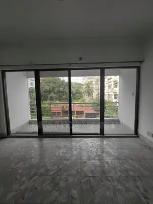 ২২৫৫ বর্গফুট ৩ বেড ৪র্থ তলার ফ্ল্যাট বিক্রয়@গুলশান ১