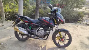 Bajaj Pulsar 150 . 2018